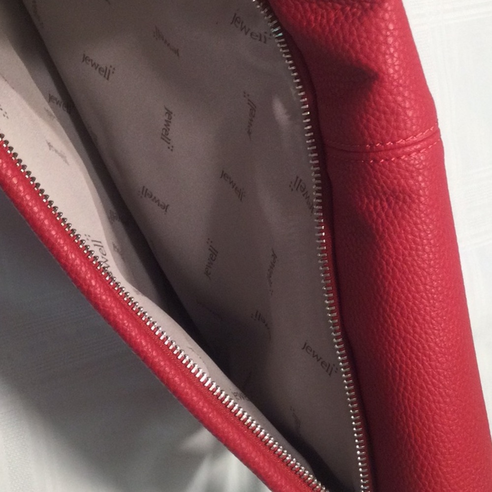 Jewell by thirty-one Red Faux Leather Crossbody - Picture 5 of 7